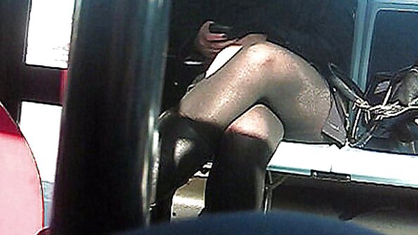 Schön tätowiert sitzt ihre Muschi reife porn auf dem Gesicht des brutalen Machos