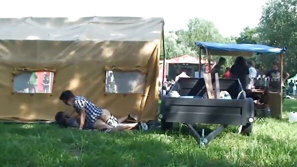 Blonde Studentin Elsa mit einer krebskranken Freundin reife sex tube gefickt