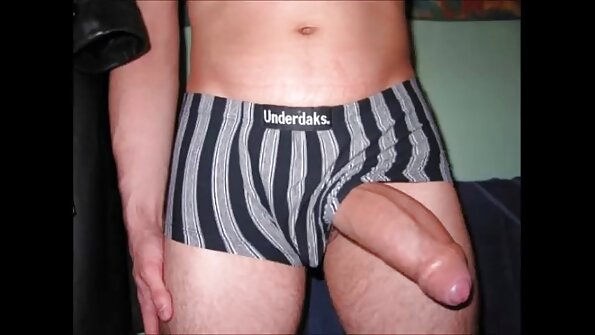 Latina zieht reife porn sich aus, um eine tiefe Analerektion in der Krebsstellung zu bekommen