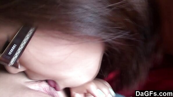 Mama mit einem großen Esel gab ihrem gehorsamen Stiefsohn einen saftigen reife schlampen porn