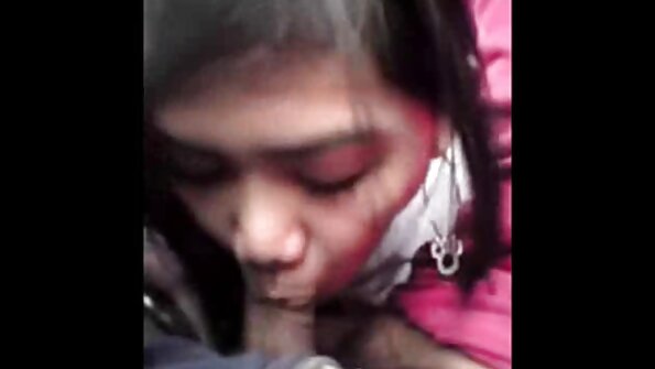 Drei junge Turner sprangen auf den Penis des Trainers und reife frauen sex video bereiteten ihm Freude