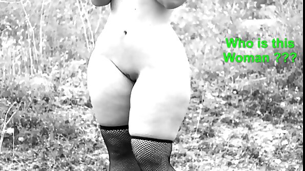 sexy Blondine lutscht einen riesigen reife mütter tube Schwanz ihres Geliebten.